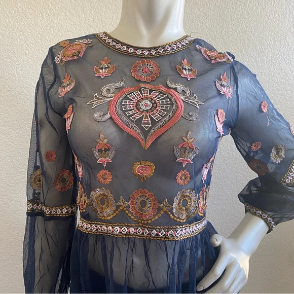 Zara Navy Blue Embroidered Long Sleeve Boho Top Size Small - Picture 12 of 13